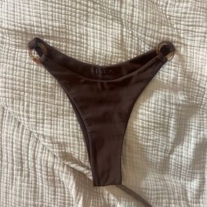 size M tahiti bottoms